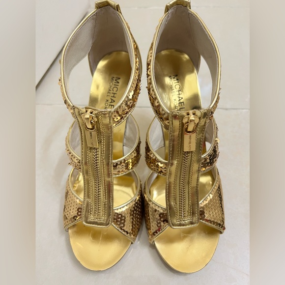 Berkley T Strap - Picture 2 of 4